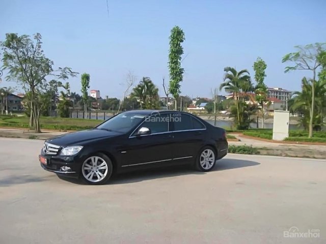 Cần bán gấp Mercedes sản xuất năm 2008, màu đen chính chủ