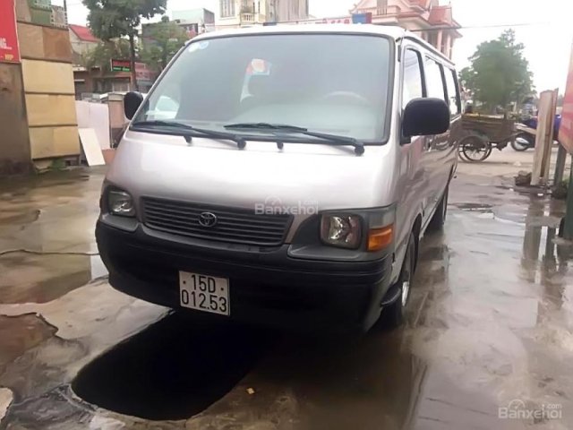 Bán Toyota Hiace năm sản xuất 2005 chính chủ