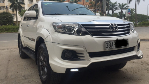 Bán Toyota Fortuner 2.7 AT năm 2015, màu trắng