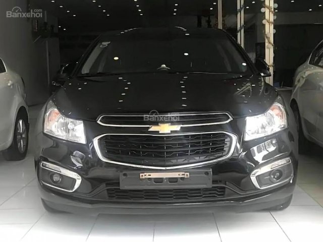 Bán Chevrolet Cruze LT 1.6L đời 2017, màu đen, giá 515tr