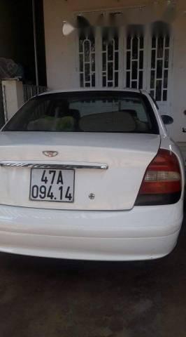 Cần bán gấp Daewoo Nubira năm 2002, màu trắng giá cạnh tranh