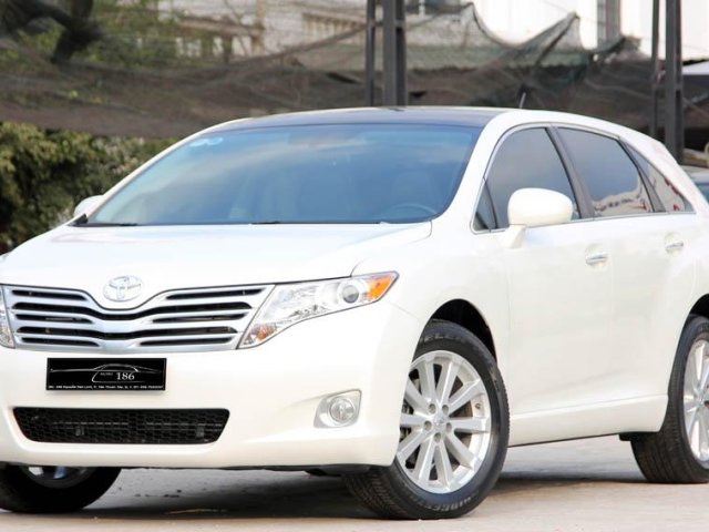 Bán Toyota Venza sản xuất năm 2011, màu trắng, nhập khẩu nguyên chiếc