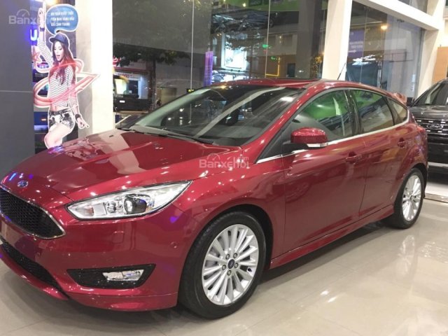 Cần bán xe Ford Focus 1.5L 2018, phim cách nhiệt, bảo hiểm vật chất, DVD, camera