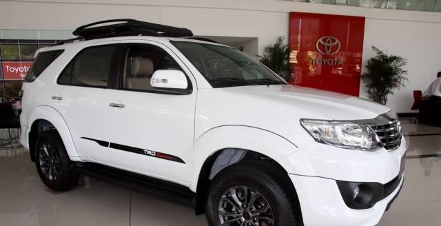 Bán Toyota Fortuner đời 2014, màu trắng xe gia đình, giá chỉ 870 triệu