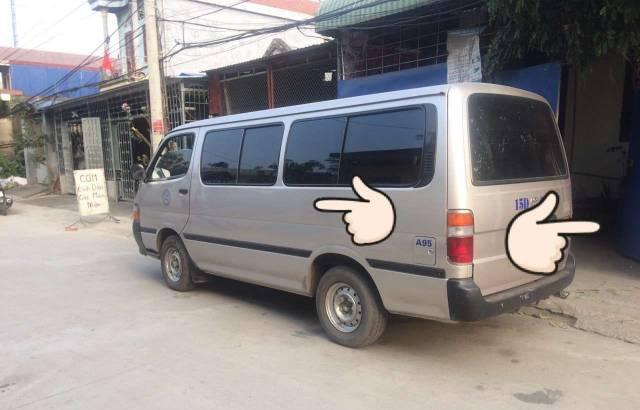 Bán Toyota Van sản xuất năm 2004, màu bạc