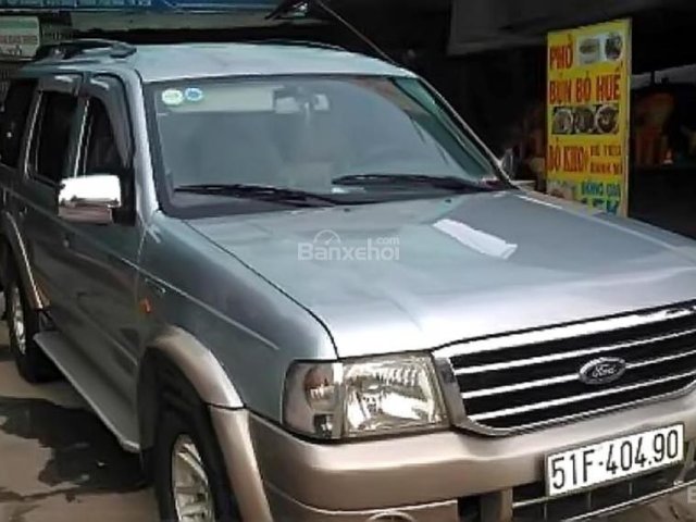 Bán gấp Ford Everest 2.6L 4x2 MT 2005, màu bạc