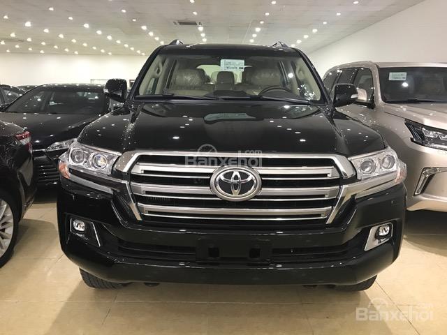 Bán xe Toyota Land Cruiser VX 4.6V8 2016 biển đẹp, xe đẹp, hóa đơn cao, sang tên 2%