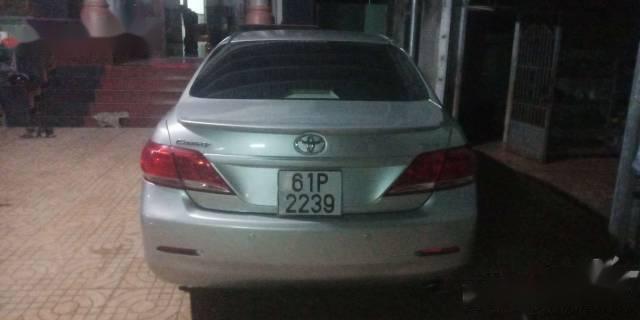 Bán Toyota Camry đời 2010, màu bạc còn mới