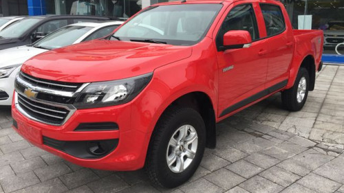 Bán Chevrolet Colorado 2.5L 4x4 MT đời 2018, màu đỏ