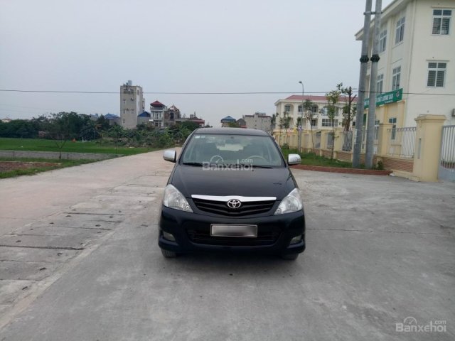 Cần bán Toyota Innova G sản xuất 2011, màu đen, 467tr