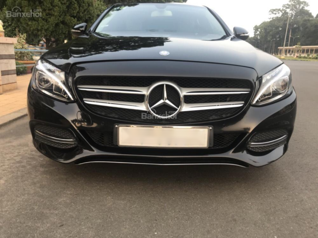 Cần bán Mercedes C200 sản xuất 2015, màu đen