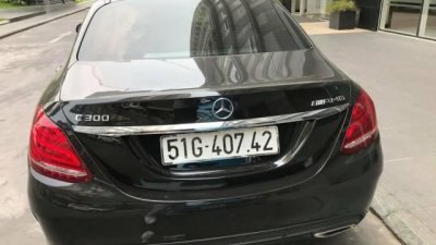 Cần bán Mercedes C300 AMG sản xuất năm 2017, màu đen