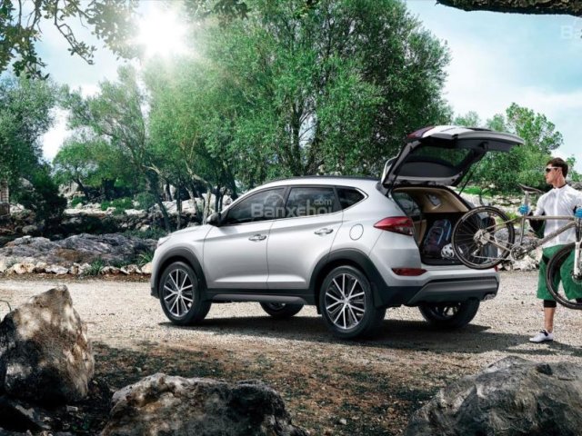 Hyundai BRVT bán Tucson tiêu chuẩn năm 2018, màu bạc, giá 770tr--0933 740 639