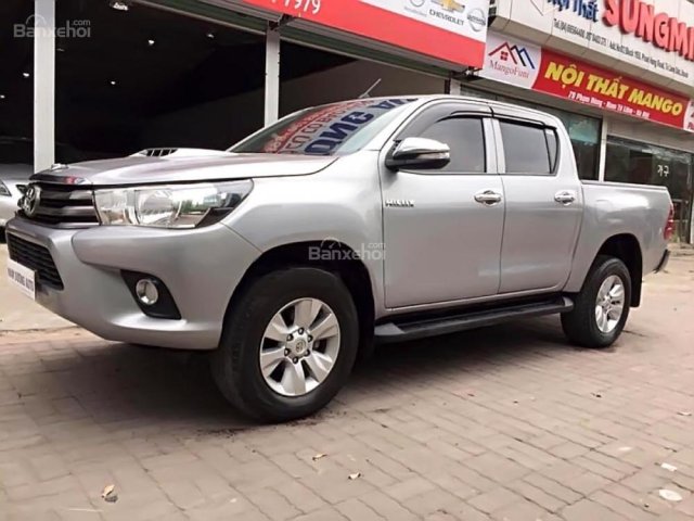 Bán Toyota Hilux 2.5E sản xuất 2015, màu bạc, nhập khẩu, giá tốt