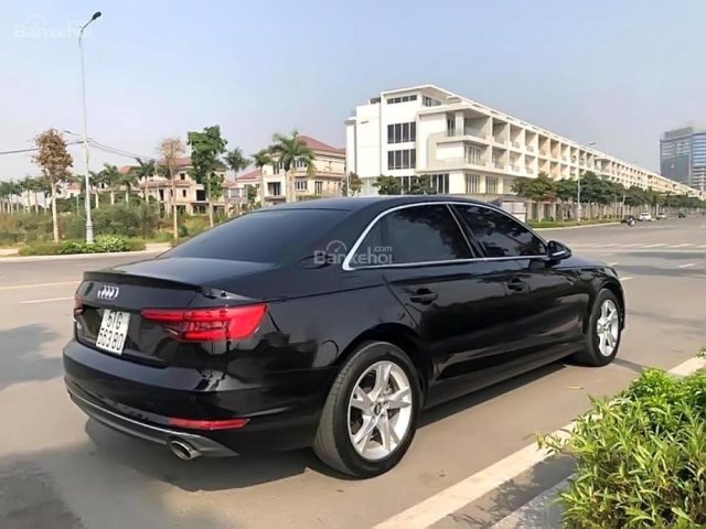 Cần bán Audi A4 TFSI sản xuất 2017, màu đen, nhập khẩu như mới