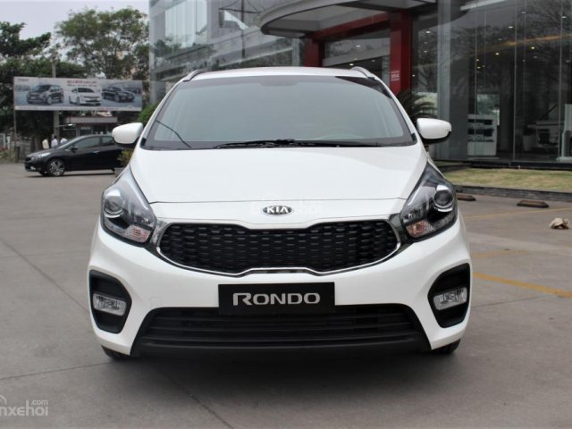 Kia Rondo 2.0 GAT mới 100%, hỗ trợ vay đến 90% giá trị xe, có xe giao ngay