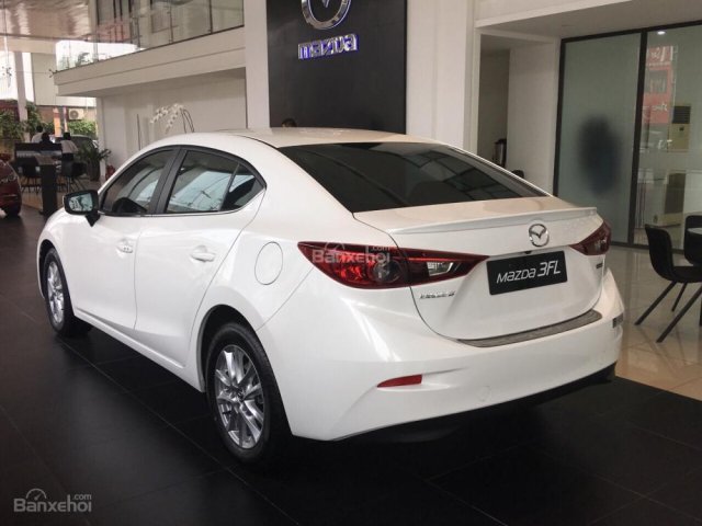 Mazda 3 2018. Tặng ngay 1 năm BHVC và Tiền mặt, chỉ 160 triệu lấy xe, trả góp 90%, giao ngay