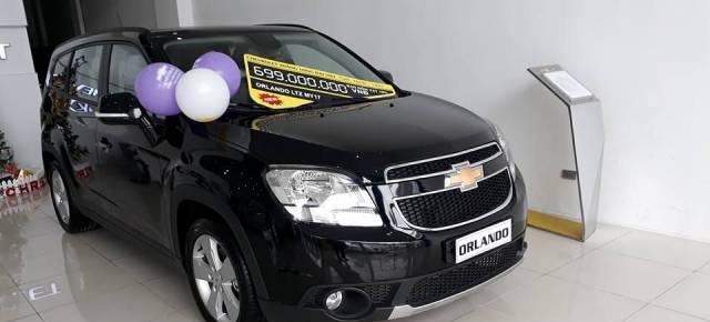 Bán xe Chevrolet Orlando đời 2017, màu đen 