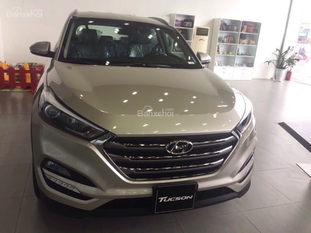 Cần bán Hyundai Tucson năm 2018 màu vàng, 828 triệu