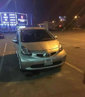 Bán xe Toyota Aygo 2009, màu bạc  