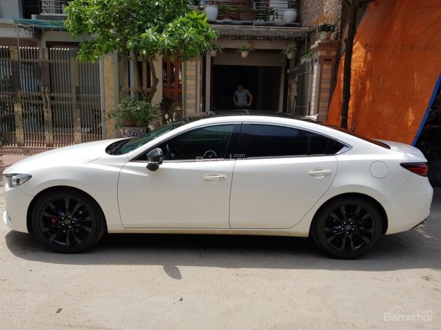 Bán xe Mazda 6 2.5 sản xuất 2016, màu trắng xe gia đình, giá tốt 820tr