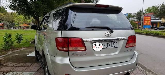 Cần bán gấp Toyota Fortuner sản xuất 2008, màu bạc số tự động