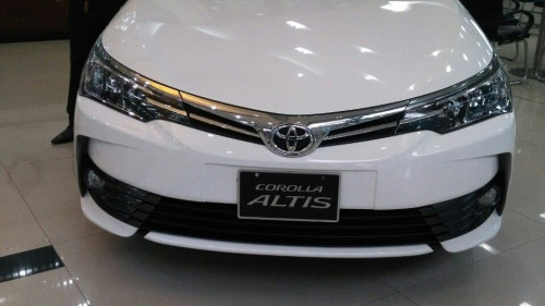 Bán xe Toyota Corolla Altis 1.8 AT sản xuất năm 2018, giá chỉ 720 triệu