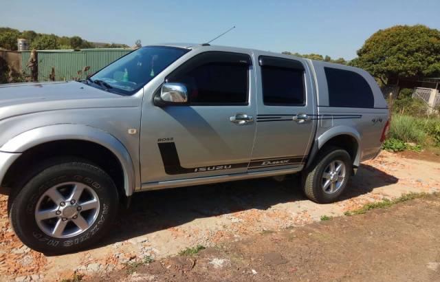 Cần bán gấp Isuzu Dmax 2007, màu bạc chính chủ, giá cạnh tranh