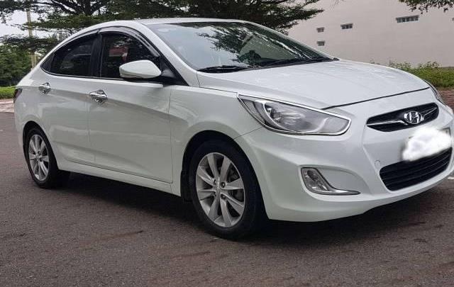 Bán xe Hyundai Accent sản xuất 2012, màu trắng 