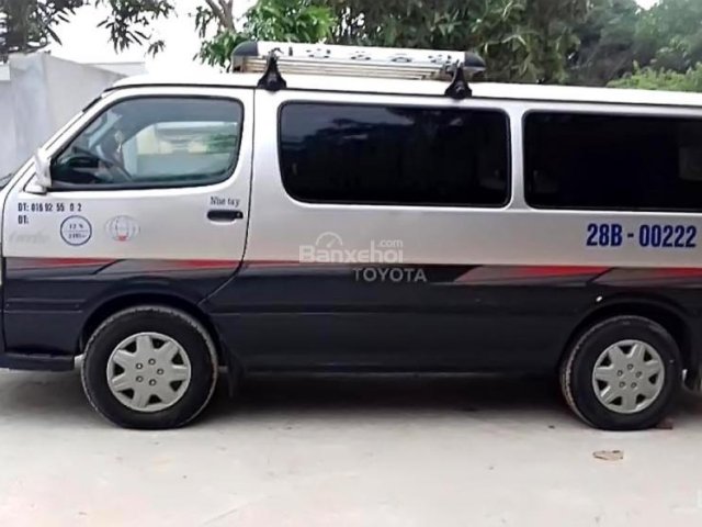 Bán Toyota Hiace năm sản xuất 2002 còn mới