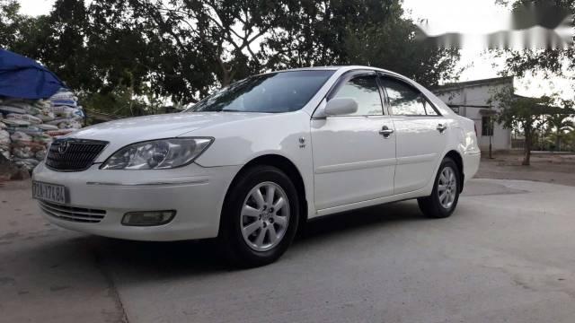 Bán Toyota Camry MT năm 2003, màu trắng