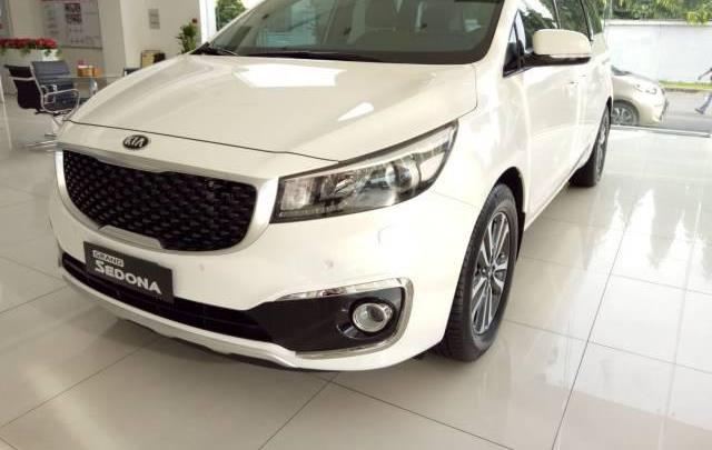 Bán xe Kia Sedona sản xuất năm 2018, màu trắng