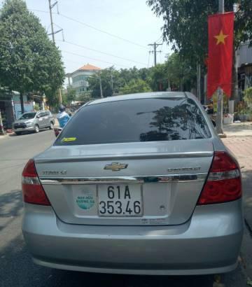 Bán xe Chevrolet Aveo đời 2017, màu bạc  