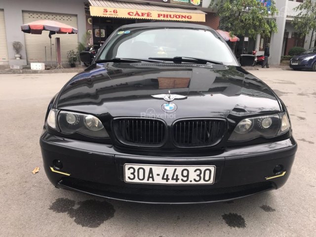 Xe BMW 318i sản xuất 2002 màu đen, giá tốt