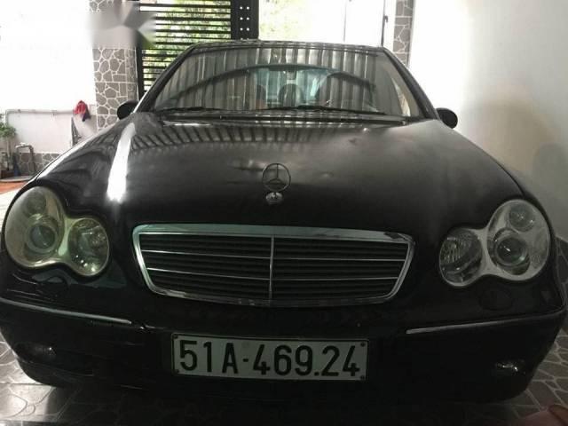 Cần bán gấp Mercedes đời 2003, màu đen, 179tr