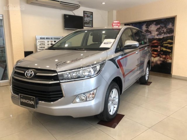 Bán xe Toyota Innova 2.0E - Khuyến mãi trung thực