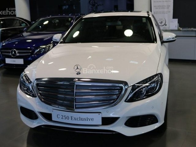 Cần bán Mercedes C250 Exclusive năm 2018, màu trắng, giao ngay, giá tốt - Mercedes Haxaco Võ Văn Kiệt