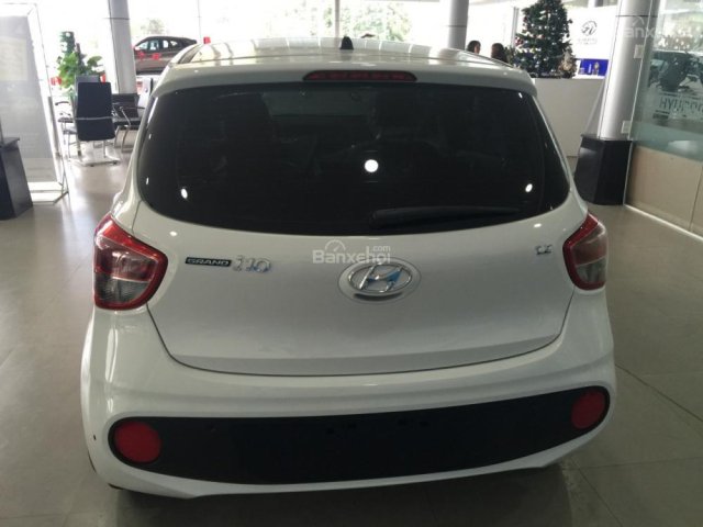 Bán Hyundai Grand i10 1.0 MT 2018, hỗ trợ trả góp 85% có sẵn xe giao ngay, hotline: 0935.90.41.41 - 0948.94.54.99