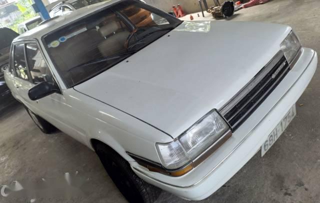 Bán Toyota Corona năm sản xuất 1985, màu trắng, giá 70tr