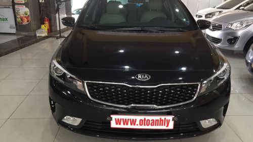 Cần bán Kia Cerato 1.6MT MT sản xuất năm 2016, màu đen, 505tr