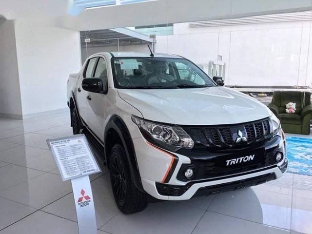 Cần bán xe Mitsubishi Triton năm 2018, màu trắng