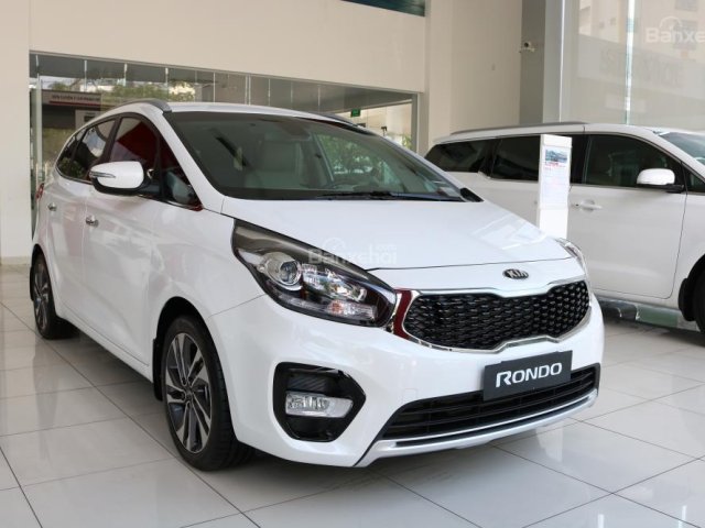 Kia Rondo DAT 2018 với nhiều tiện nghi hiện đại, vay NH 90%