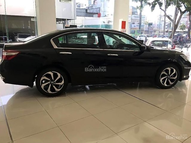 Bán xe Honda Accord 2.4 AT đời 2017, màu đen, xe nhập