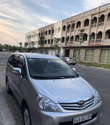 Chính chủ bán xe Toyota Innova đời 2010, màu bạc