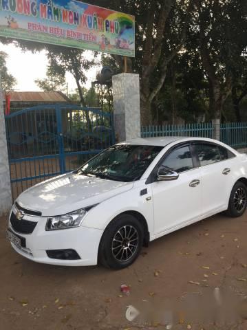 Cần bán lại xe Chevrolet Cruze năm 2010, màu trắng