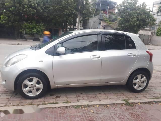 Cần bán xe cũ Toyota Yaris MT năm sản xuất 2007, màu bạc