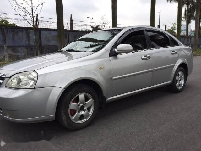 Cần bán xe Daewoo Lacetti đời 2007, màu bạc xe gia đình