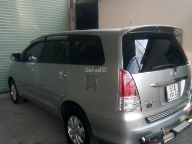 Bán xe Toyota Innova V năm 2010, màu bạc 