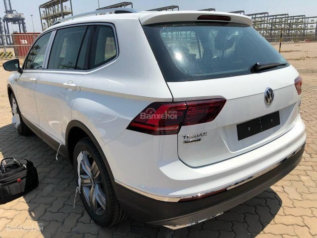 Bán Volkswagen Tiguan 2.0 tubo tăng áp 2018, màu trắng, nhập khẩu