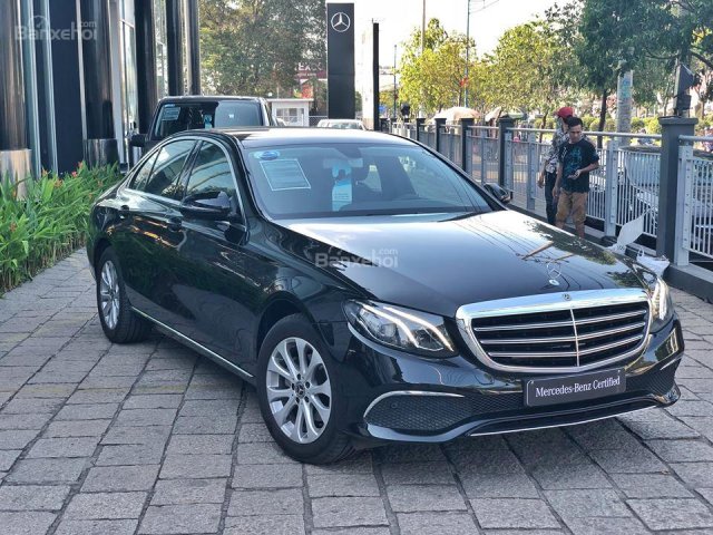 Bán xe Mercedes E200 đen 2017, chỉ 600 triệu nhận xe với gói vay ưu đãi